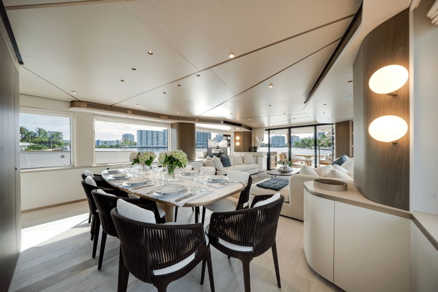 84ft Azimut Yacht For Sale