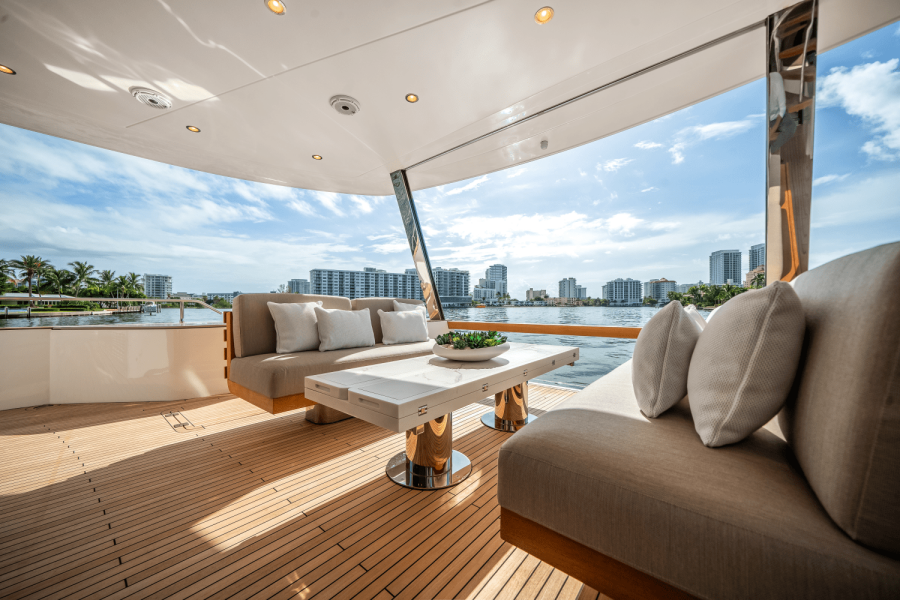 84ft Azimut Yacht For Sale
