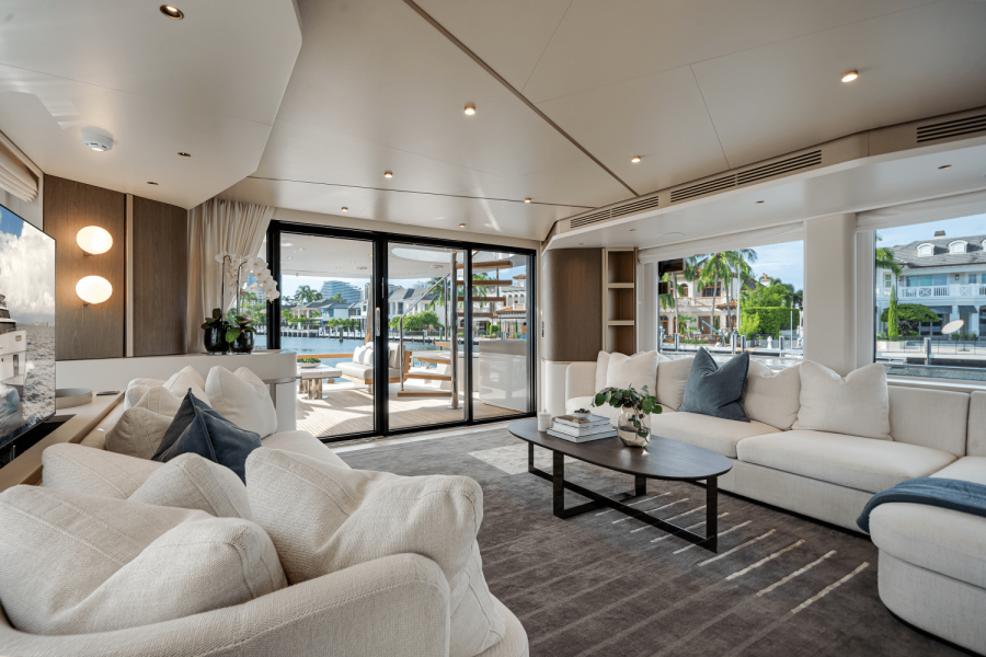 84ft Azimut Yacht For Sale