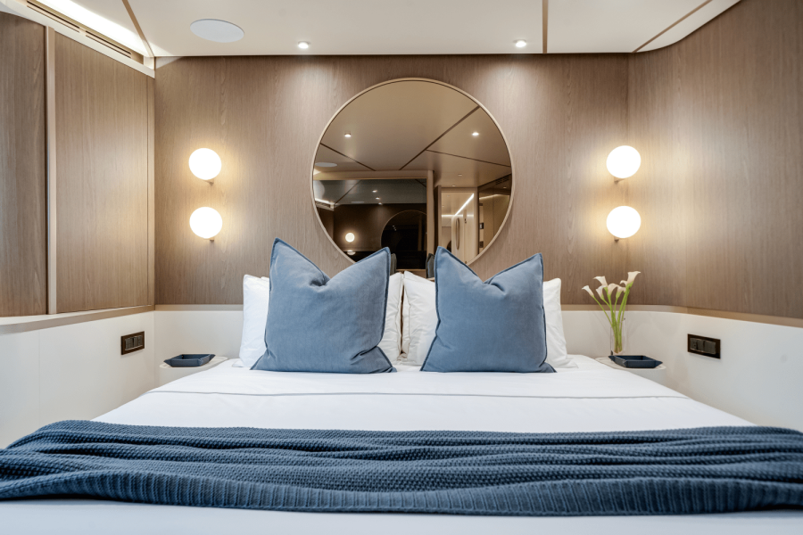 84ft Azimut Yacht For Sale