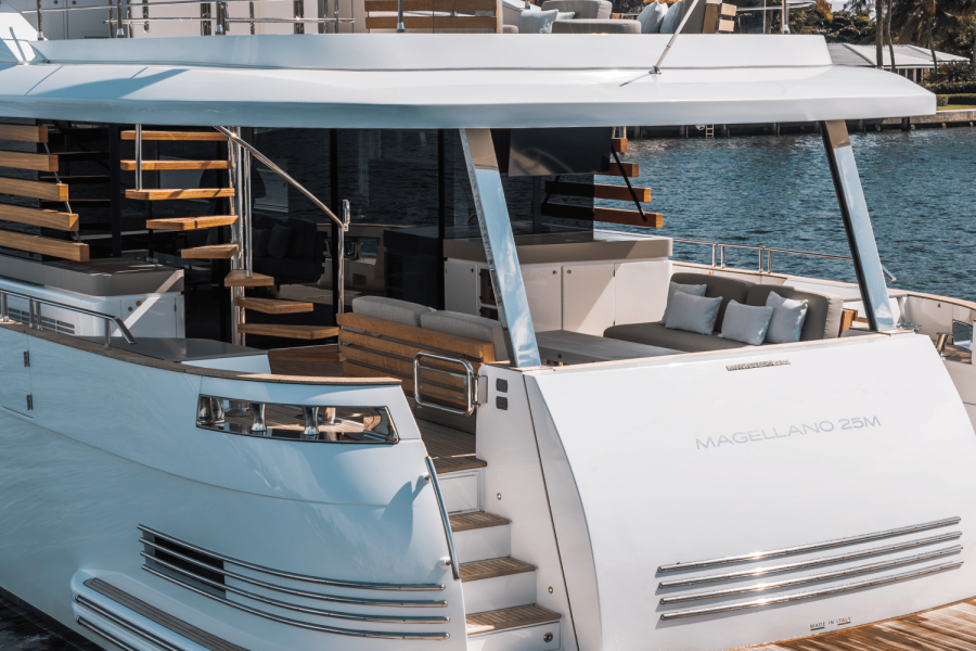 84ft Azimut Yacht For Sale