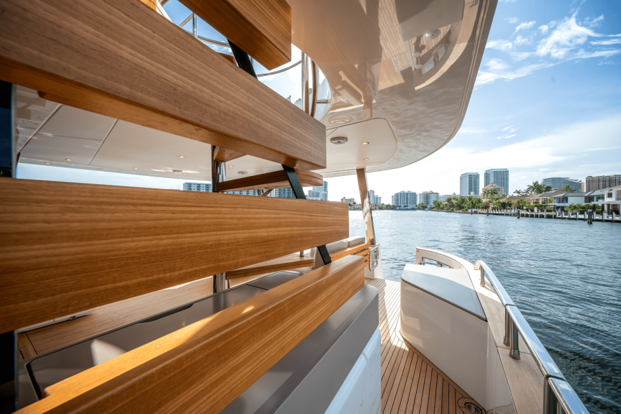 84ft Azimut Yacht For Sale