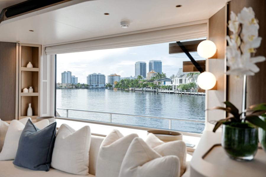 84ft Azimut Yacht For Sale