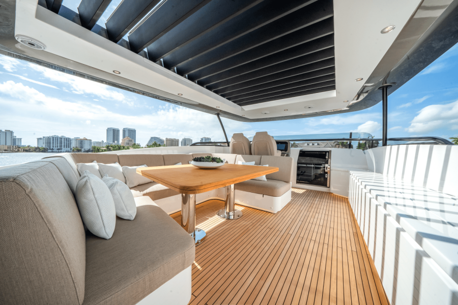 84ft Azimut Yacht For Sale