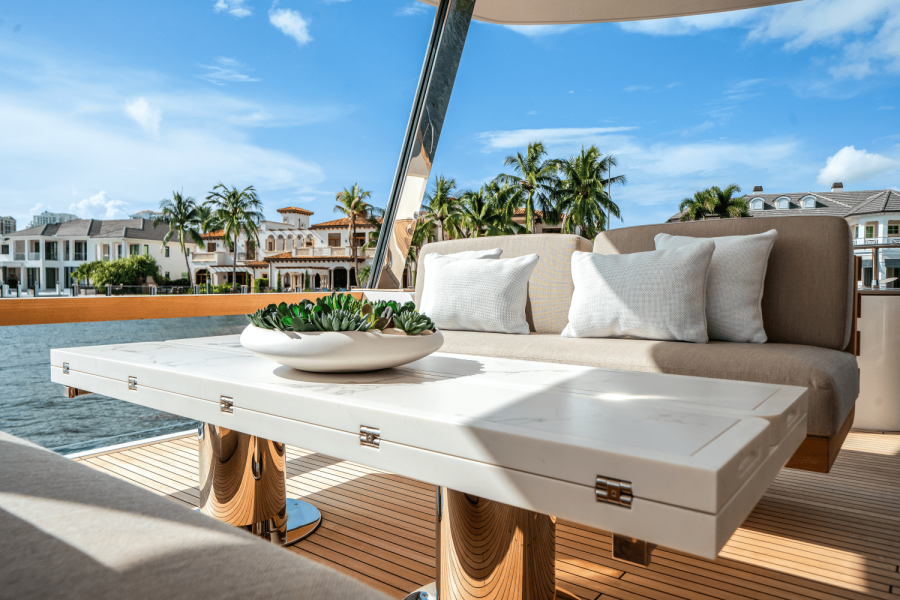 84ft Azimut Yacht For Sale