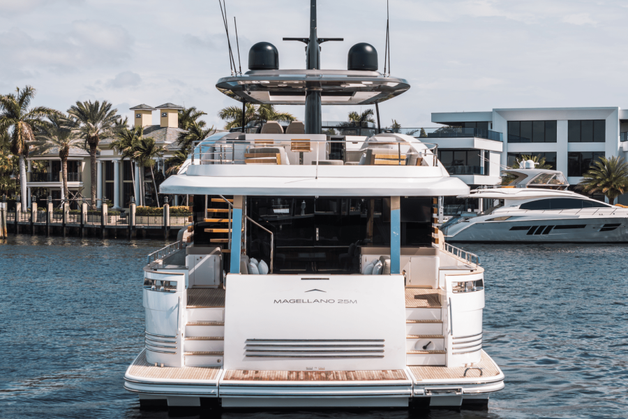 84ft Azimut Yacht For Sale