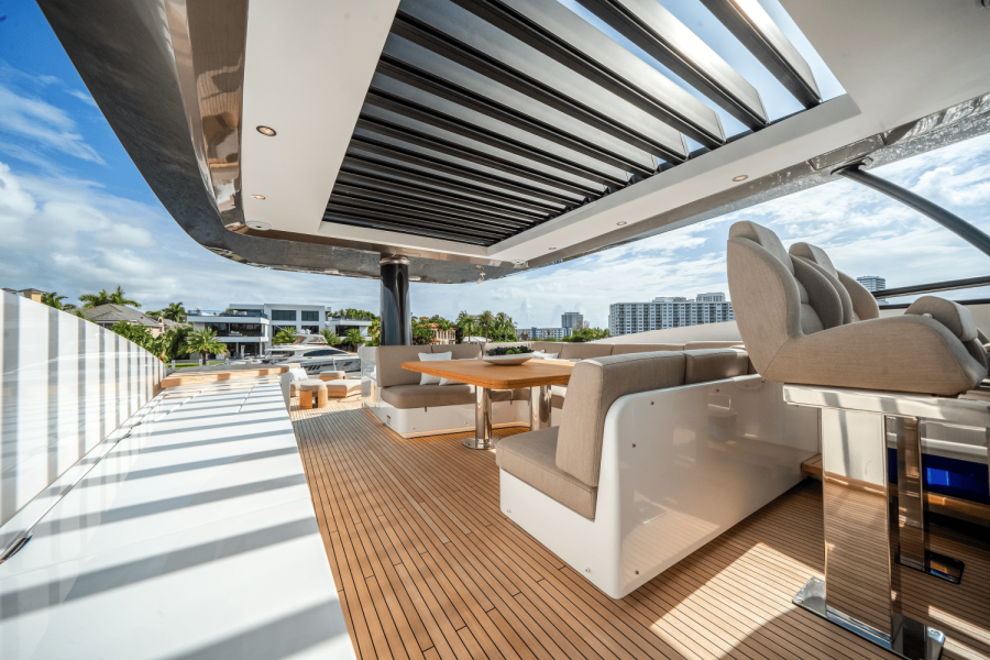 84ft Azimut Yacht For Sale