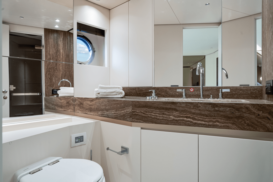 84ft Azimut Yacht For Sale
