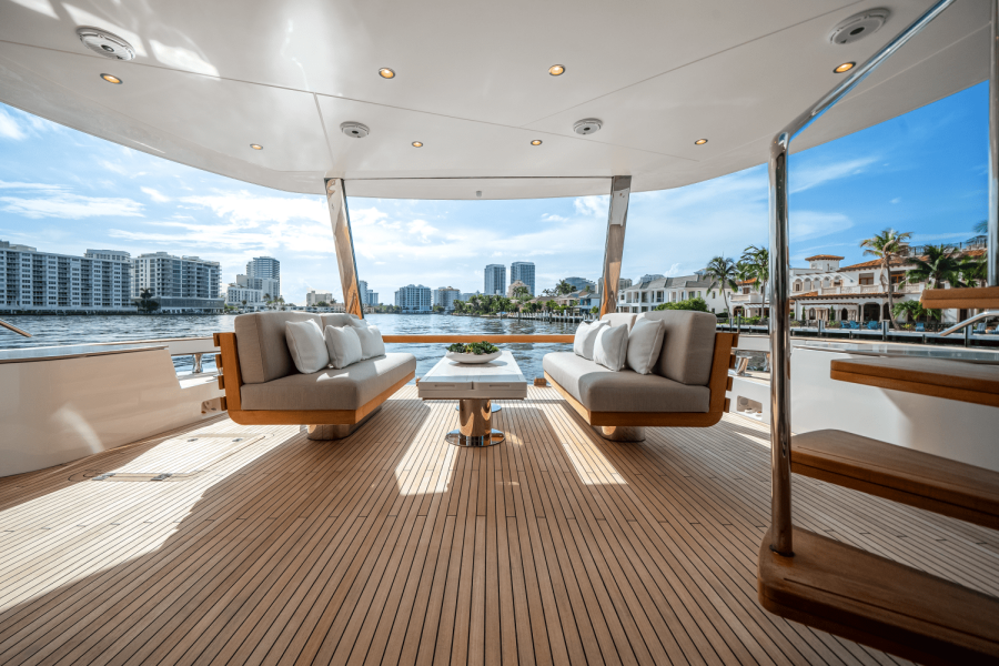 84ft Azimut Yacht For Sale