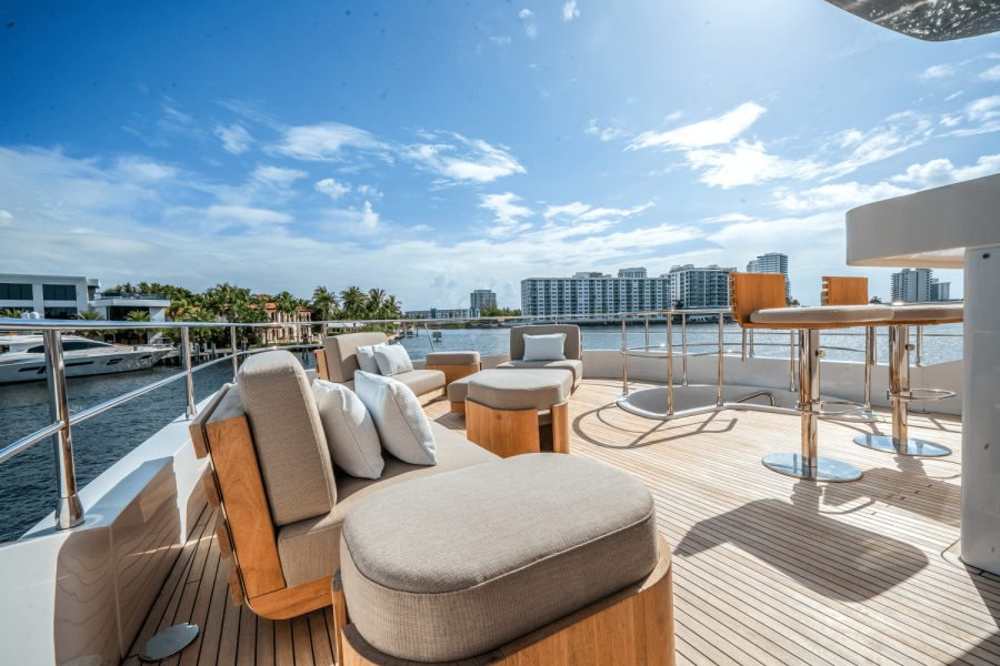 84ft Azimut Yacht For Sale