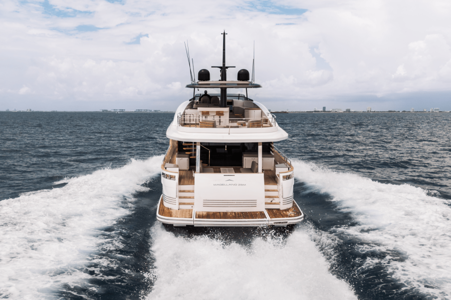 84ft Azimut Yacht For Sale