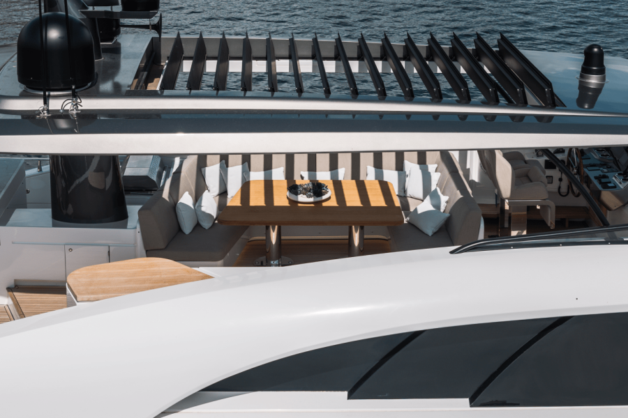 84ft Azimut Yacht For Sale