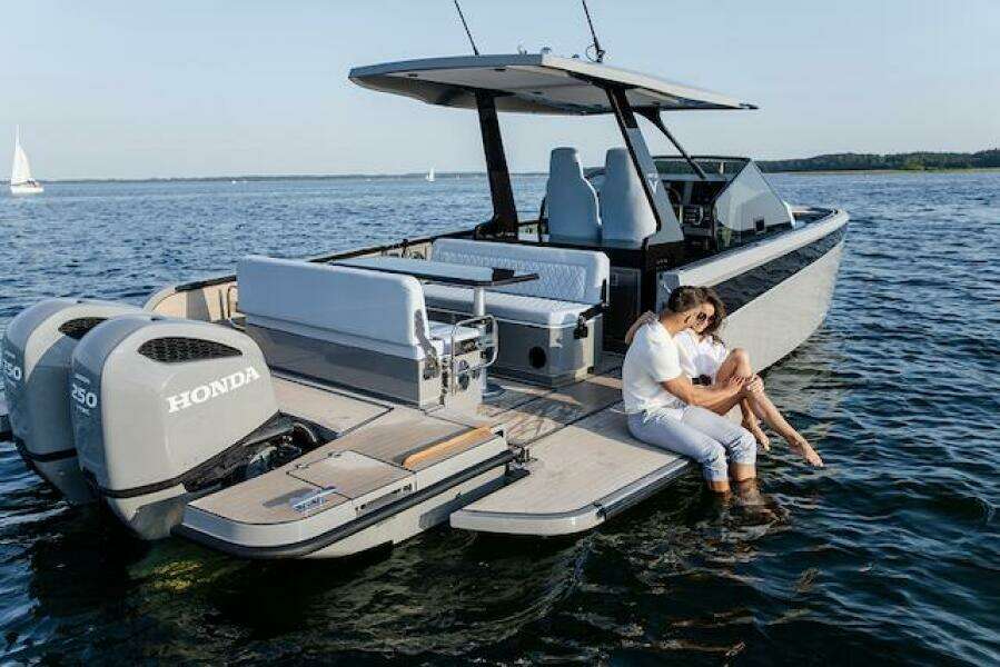 32ft Virtue Yacht For Sale