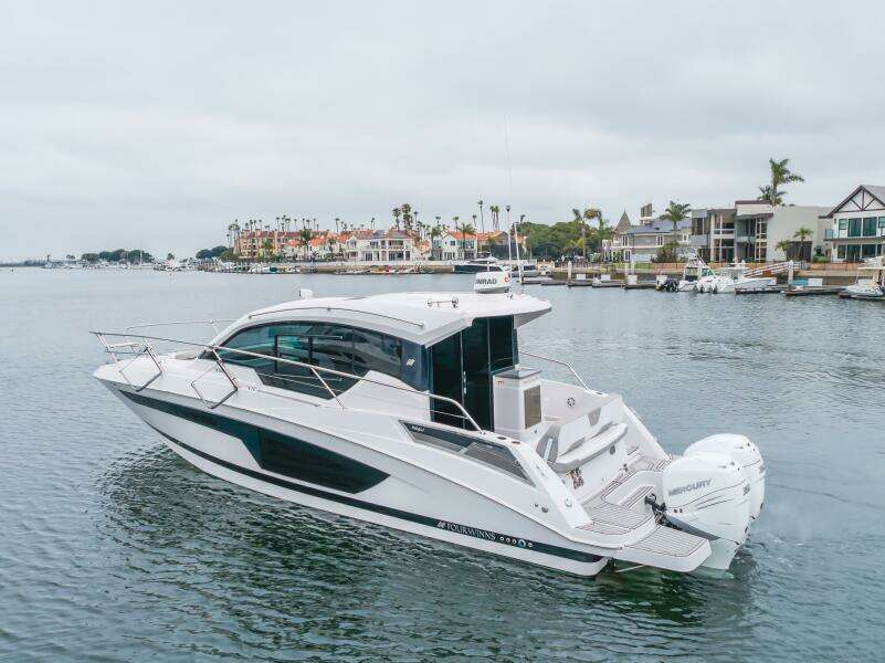 JESSIE S GIRL 35ft Four Winns Yacht For Sale