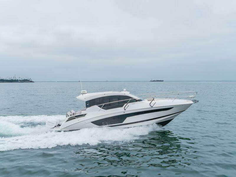 JESSIE S GIRL 35ft Four Winns Yacht For Sale