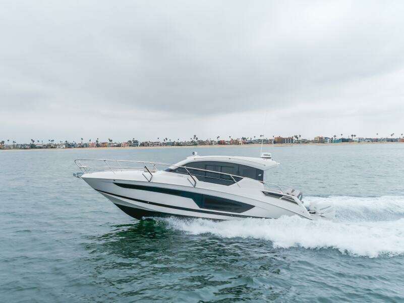JESSIE S GIRL 35ft Four Winns Yacht For Sale