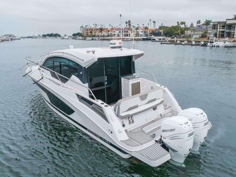 JESSIE S GIRL 35ft Four Winns Yacht For Sale