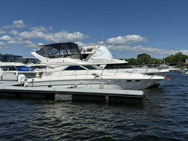 Sweet Spot 40ft Sea Ray Yacht For Sale