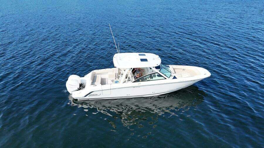 32ft Boston Whaler Yacht For Sale