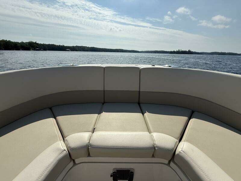 32ft Boston Whaler Yacht For Sale