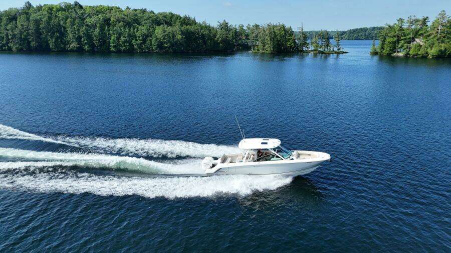 32ft Boston Whaler Yacht For Sale