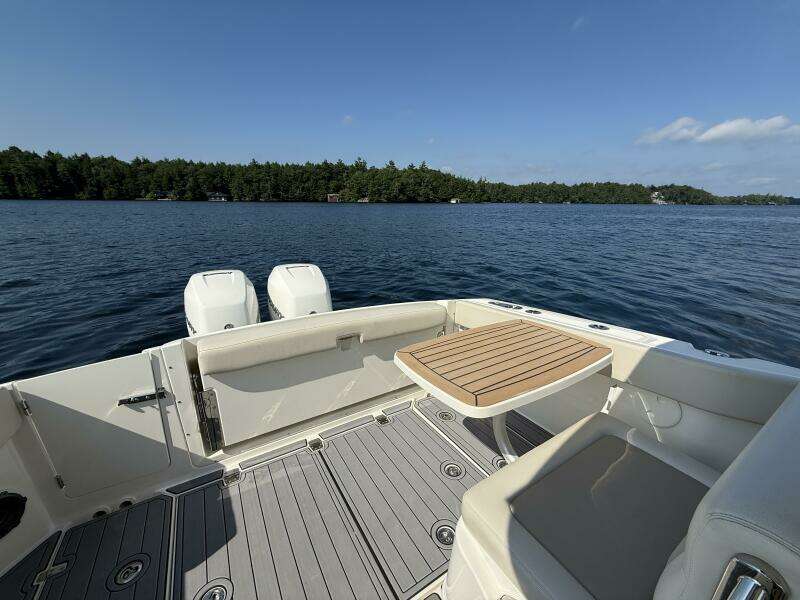 32ft Boston Whaler Yacht For Sale