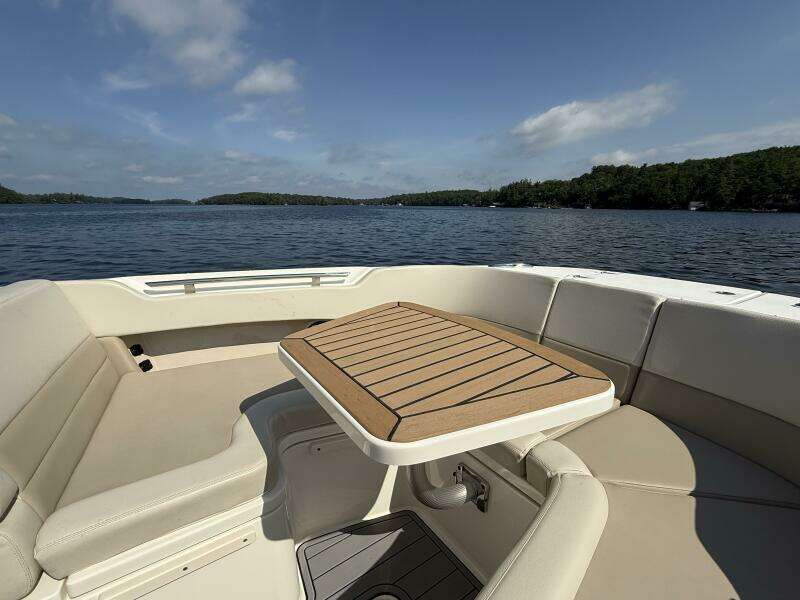 32ft Boston Whaler Yacht For Sale