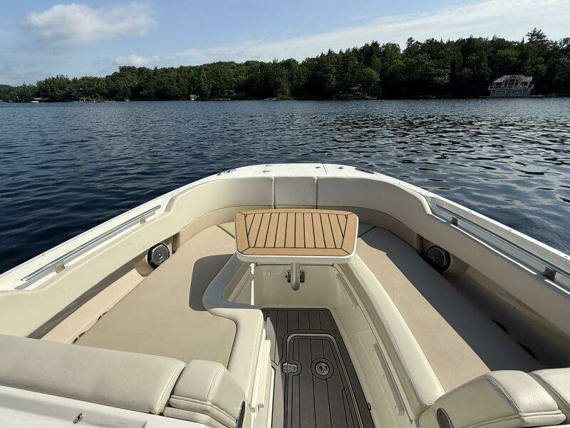 32ft Boston Whaler Yacht For Sale