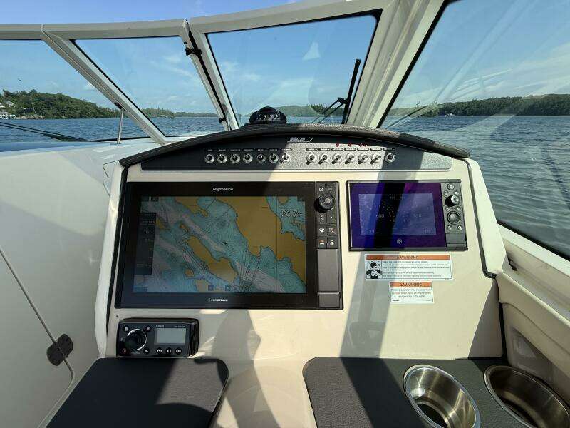 32ft Boston Whaler Yacht For Sale