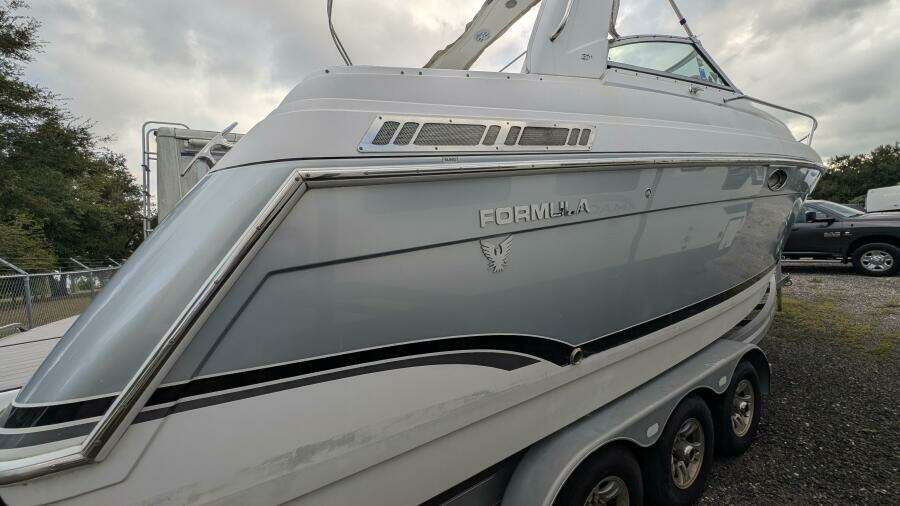 S E W  Nauti 27ft Formula Yacht For Sale