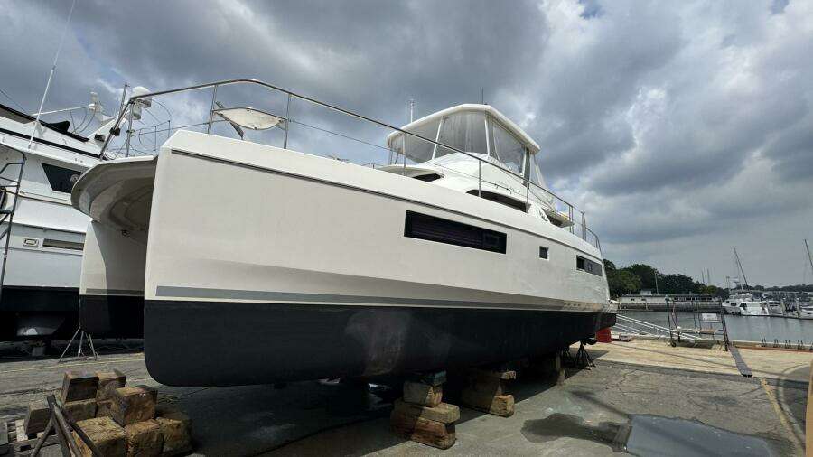2018 Leopard Power Cat Exterior Port Side