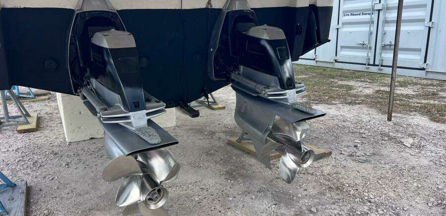 Menina Brasileira 33ft Chaparral Yacht For Sale