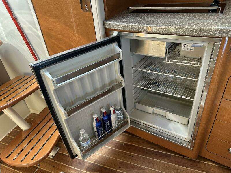 Menina Brasileira 33ft Chaparral Yacht For Sale