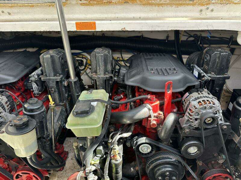 Menina Brasileira 33ft Chaparral Yacht For Sale