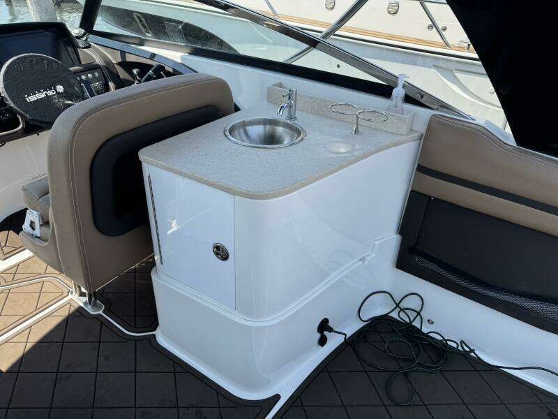 30ft Cobalt Yacht For Sale