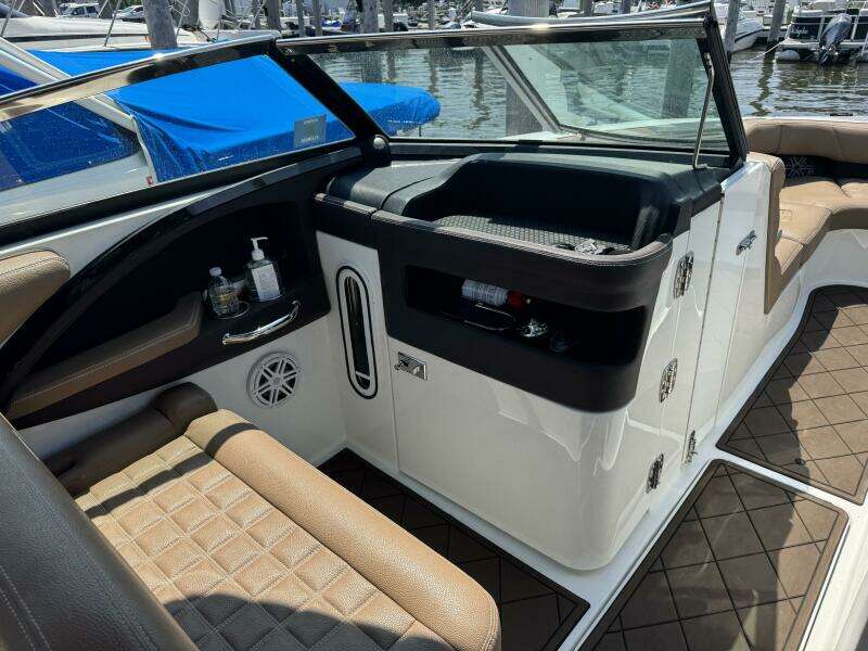 30ft Cobalt Yacht For Sale
