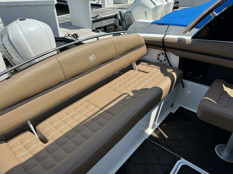 30ft Cobalt Yacht For Sale