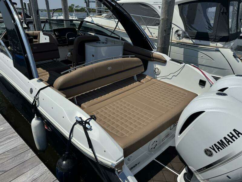 30ft Cobalt Yacht For Sale