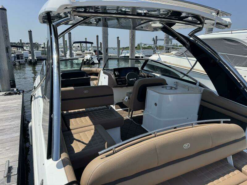 30ft Cobalt Yacht For Sale