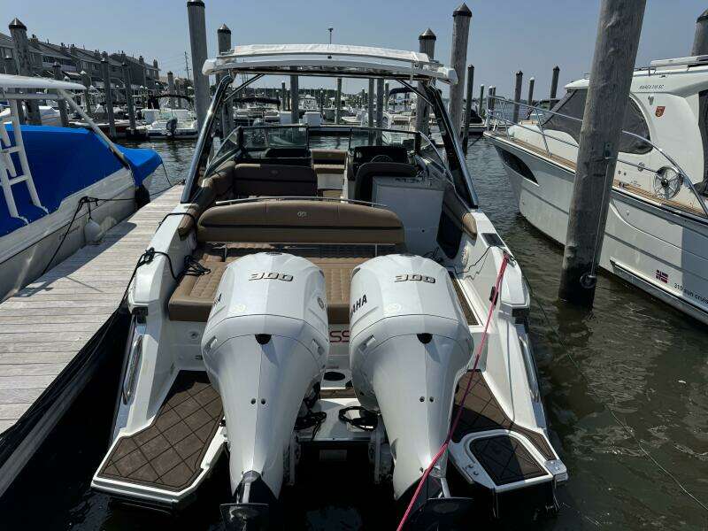 30ft Cobalt Yacht For Sale