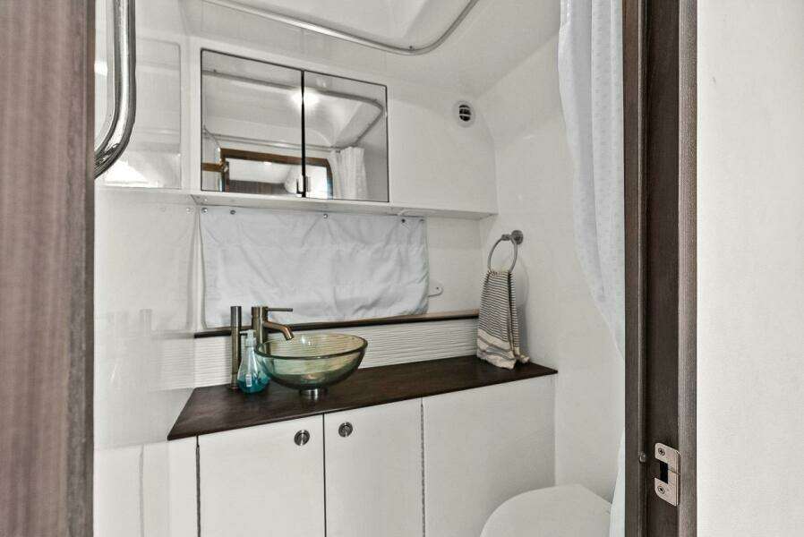 Salt and Light 32ft Sea Ray Yacht For Sale