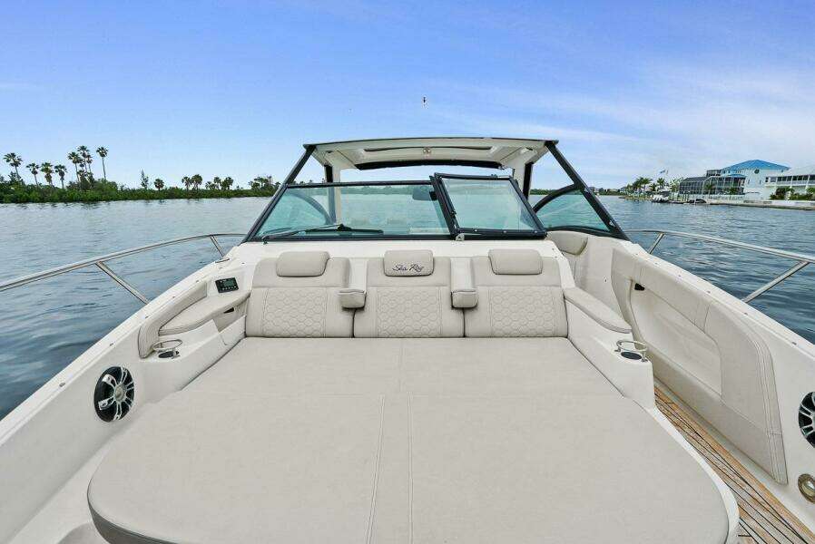 Salt and Light 32ft Sea Ray Yacht For Sale