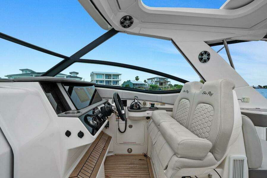 Salt and Light 32ft Sea Ray Yacht For Sale