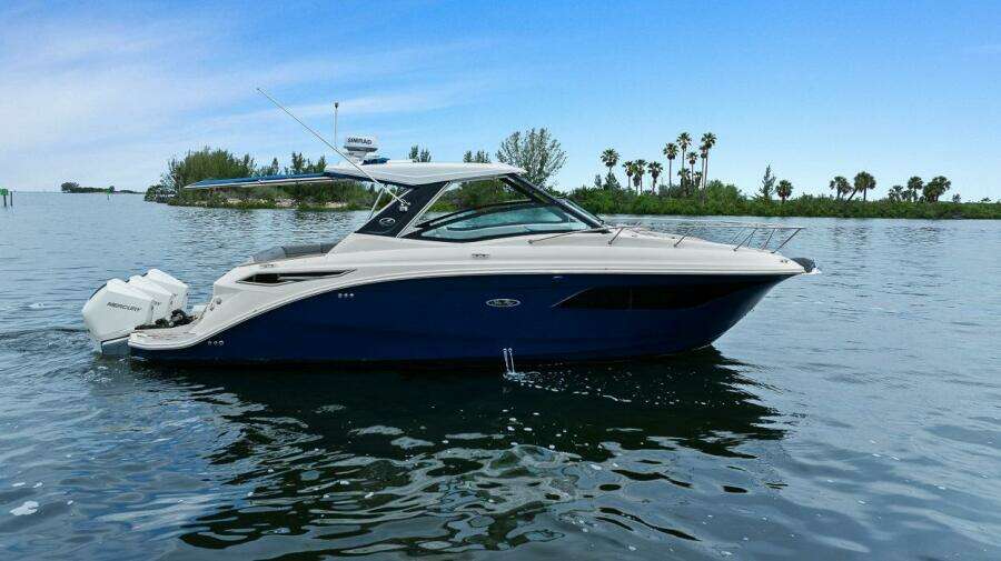 Salt and Light 32ft Sea Ray Yacht For Sale
