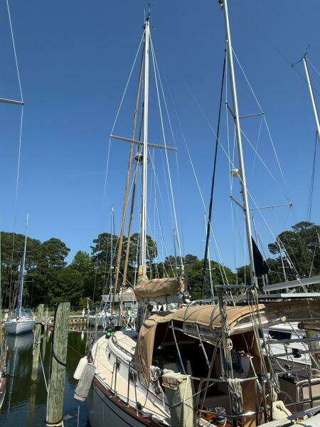 Moonsplash 38ft Island Packet Yacht For Sale