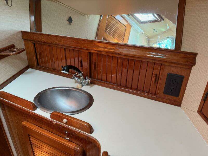 Moonsplash 38ft Island Packet Yacht For Sale