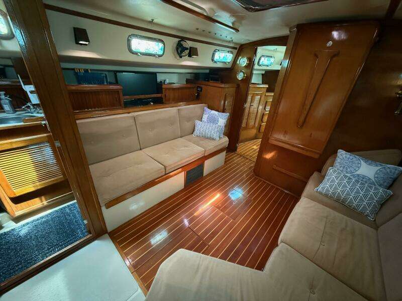 Moonsplash 38ft Island Packet Yacht For Sale