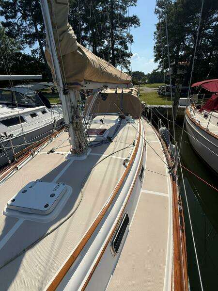 Moonsplash 38ft Island Packet Yacht For Sale