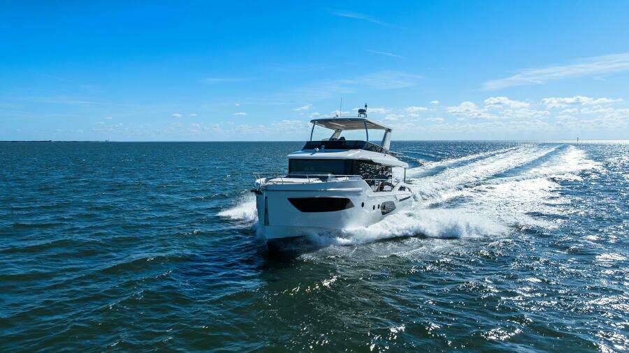 2025 Absolute Navetta 53 - Profile