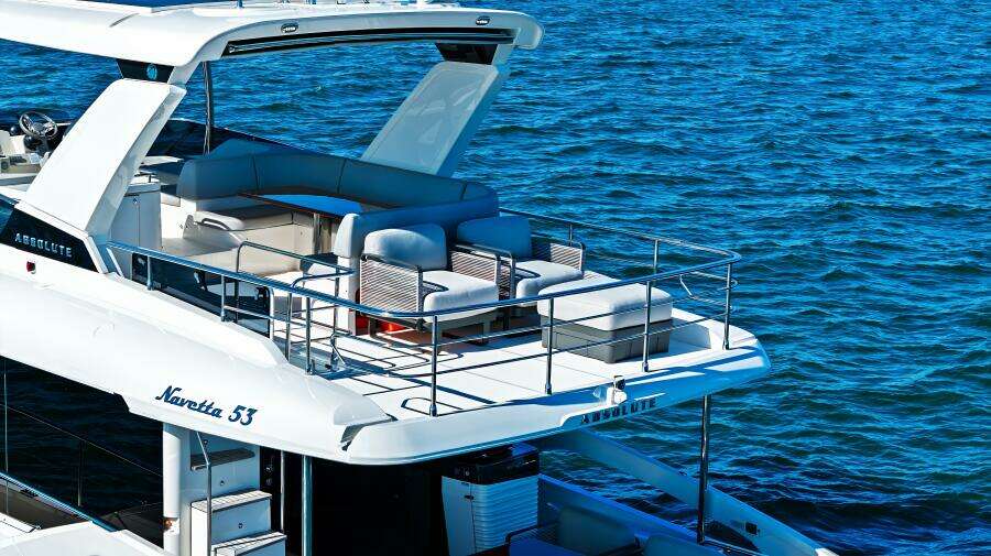 2025 Absolute Navetta 53 - Profile